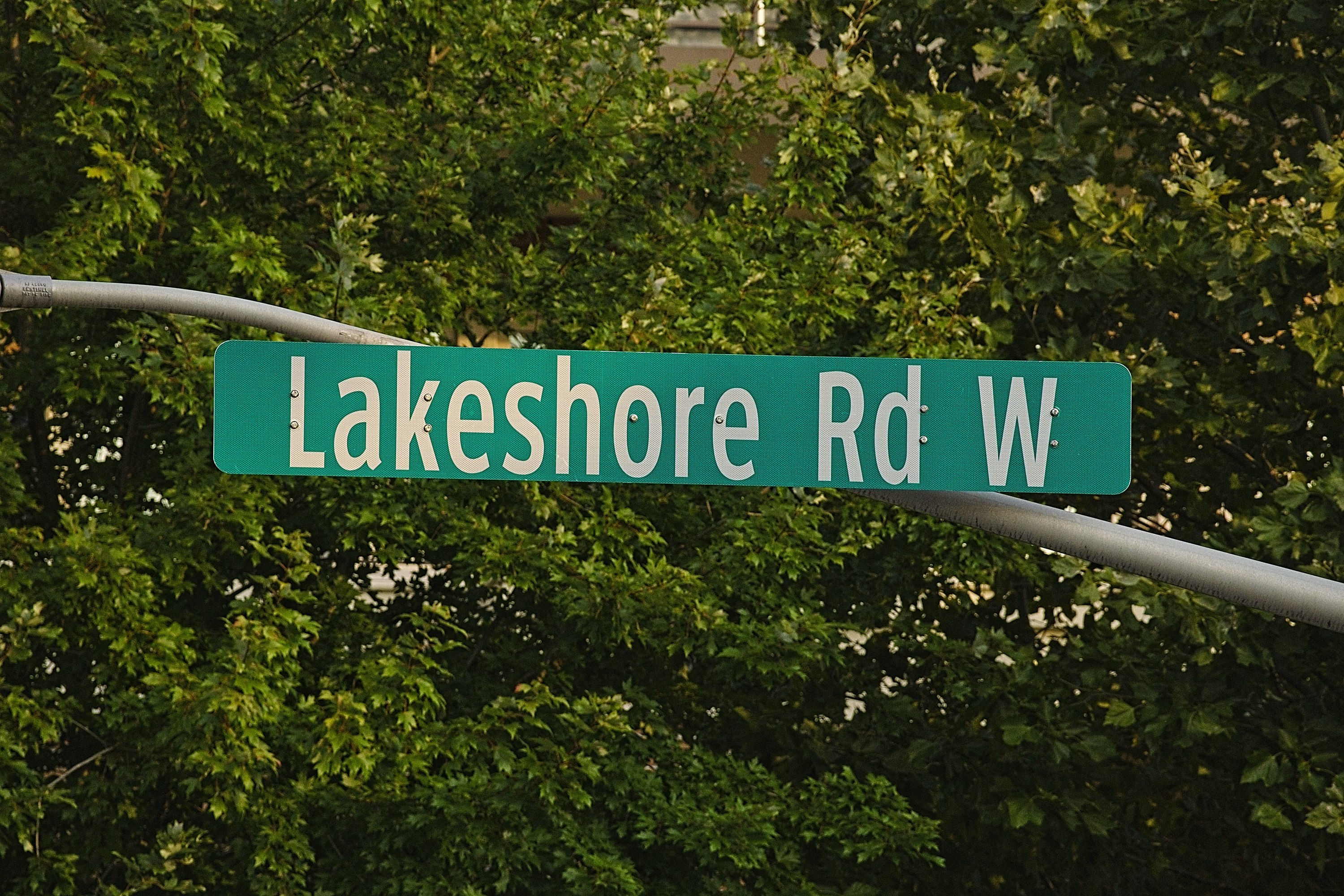 Sign - Lakeshore Rd W | Sign - Lakeshore Rd W | M Painchaud